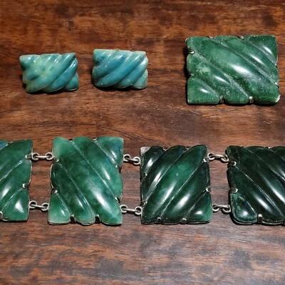 Lot 177: Beautiful Vintage Green Lapis and Sterling Panel Bracelet, Brookhaven and Earrings Set