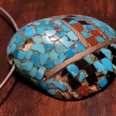 Lot 178: Vintage Santo Domingo Shell Inlaid Necklace