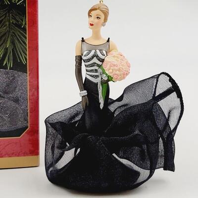 HALLMARK KEEPSAKE 40TH ANNIVERSARY BARBIE ORNAMENT