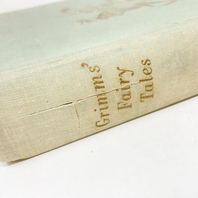 *1ST EDITION * 1962 â€œGRIMMâ€™S FAIRY TALESâ€ HARDBACK BOOK - ILLUSTRATED BY JANUSZ GRABIANSKI