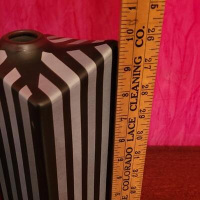 Lot 190: Pair of Black & Silver Vases