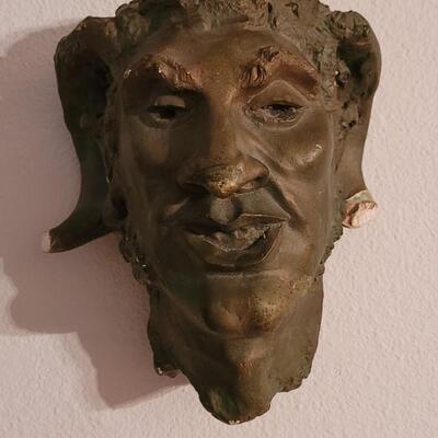 Lot 193: Hanging Bust