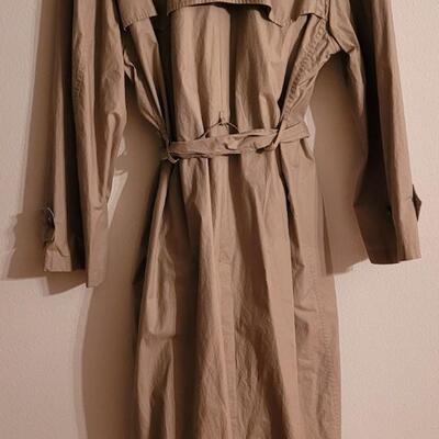 Lot 205: Ladies Ralph Lauren Belted Trench Coat