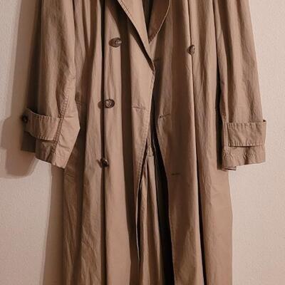 Lot 205: Ladies Ralph Lauren Belted Trench Coat