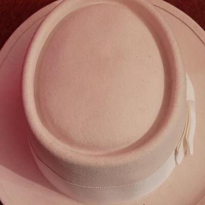 Lot 211: (2) Bollman Hat Co. Gray & Cream Wool Hats