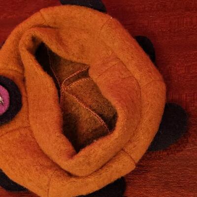 Lot 212: (2) Winter Hats