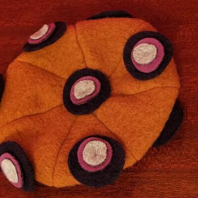 Lot 212: (2) Winter Hats