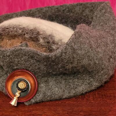 Lot 212: (2) Winter Hats