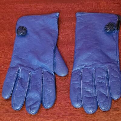 Lot 213: Vintage Blue Leather Gloves and Mixed Scarves