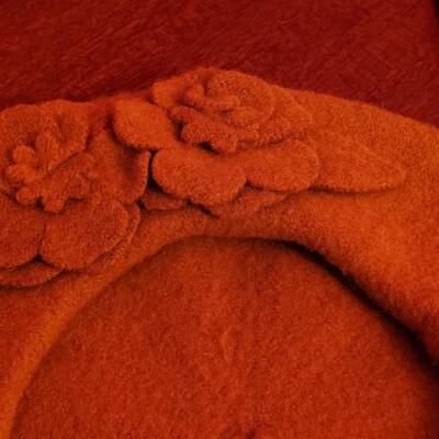 Lot 216: (2) Wool Beret Hats