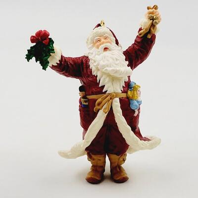 HALLMARK KEEPSAKE "MERRY OLD SANTA" ORNAMENT