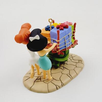 1995 HALLMARK KEEPSAKE "FLINTSTONES BETTY & WILMA" ORNAMENT