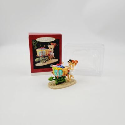 1995 HALLMARK KEEPSAKE "FLINTSTONES BETTY & WILMA" ORNAMENT
