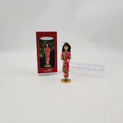 HALLMARK KEEPSAKE "CHINESE BARBIE DOLLS OF THE WORLD COLLECTION" ORNAMENT