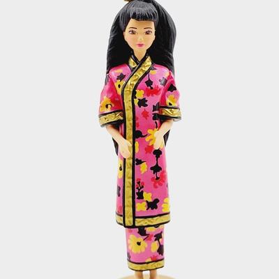 HALLMARK KEEPSAKE "CHINESE BARBIE DOLLS OF THE WORLD COLLECTION" ORNAMENT