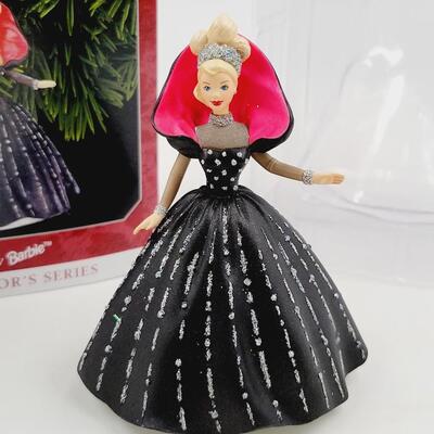 HALLMARK KEEPSAKE "1998 HOLIDAY BARBIE COLLECTORS SERIES" ORNAMENT