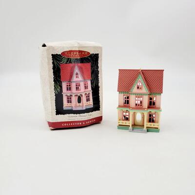 HALLMARK KEEPSAKE " VICTORIAN PAINTED LADY COLLECTORS SERIES" ORNAMENT