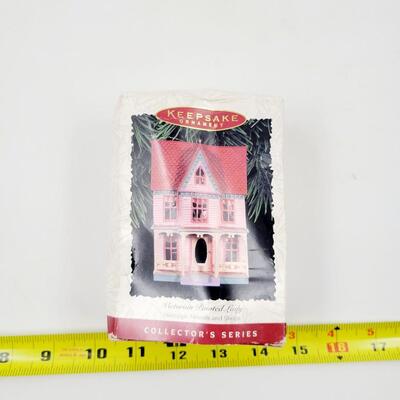 HALLMARK KEEPSAKE " VICTORIAN PAINTED LADY COLLECTORS SERIES" ORNAMENT