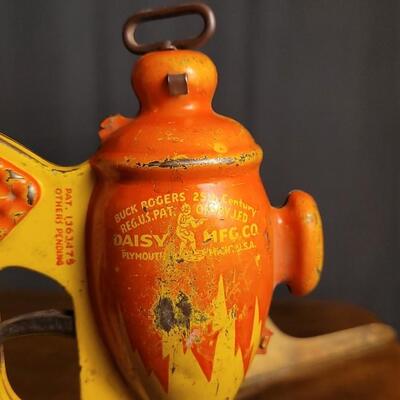 Lot 222: Vintage BUCK ROGERS 25th Century Liquid Helium Water Pistol