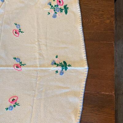 VINTAGE EMBROIDERED FLORAL BLANKET