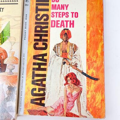 AGATHA CHRISTIE PAPERBACK BOOK BUNDLE