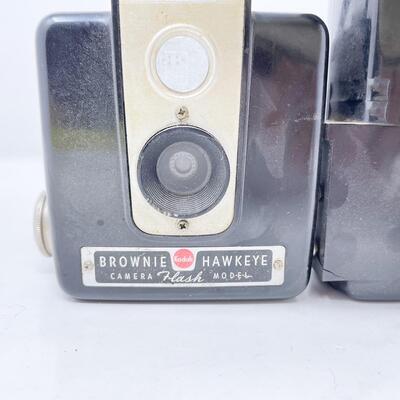 VINTAGE KODAK BROWNIE HAWKEYE FLASH CAMERA