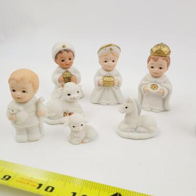 CUTE HOMCO HOLIDAY NATIVITY SCENE