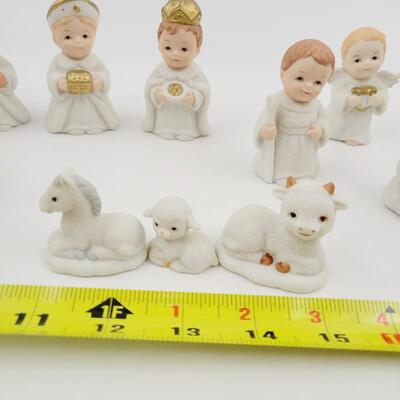 CUTE HOMCO HOLIDAY NATIVITY SCENE