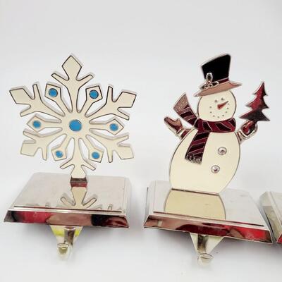 CUTE DECORATIVE METAL STOCKING HANGERS