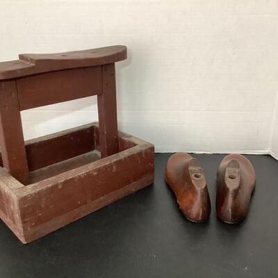 A - 309. Pair Vintage Wooden Cobbler Shoe Molds & Vintage Wooden Shoe Maker Cobbler Stand/Shoe Form