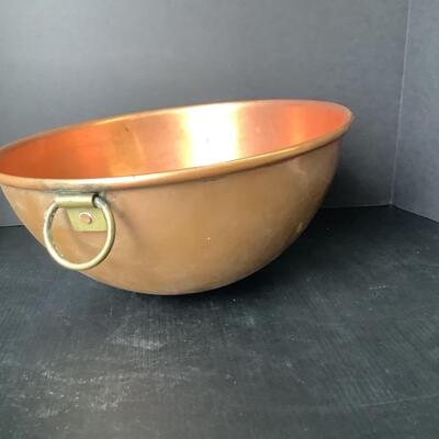 A - 312. Vintage Copper Egg Whipping Bowl/Candy Kettle
