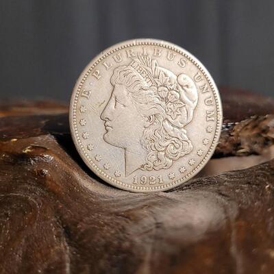 Lot 223: Antique 1921 Morgan Dollar .900 Silver