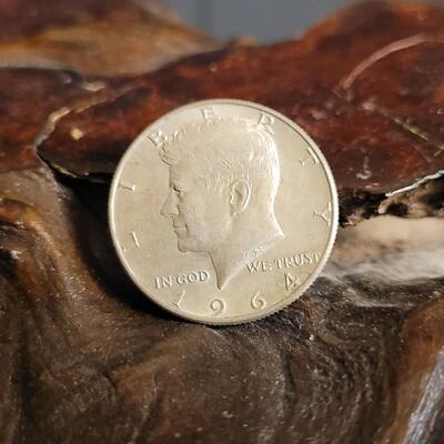 Lot 224: (10) Vintage 1964 Kennedy Half Dollar Silver Coins