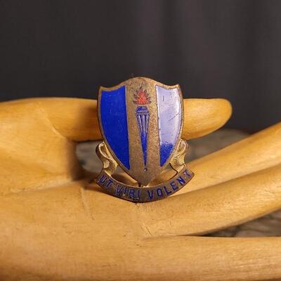 Lot 228: Vintage WW2 UT VIRI VOLENT "That Men May Fly" Pin