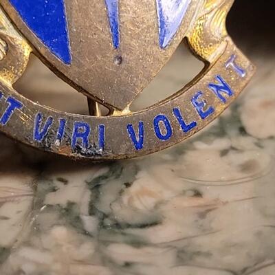 Lot 228: Vintage WW2 UT VIRI VOLENT "That Men May Fly" Pin