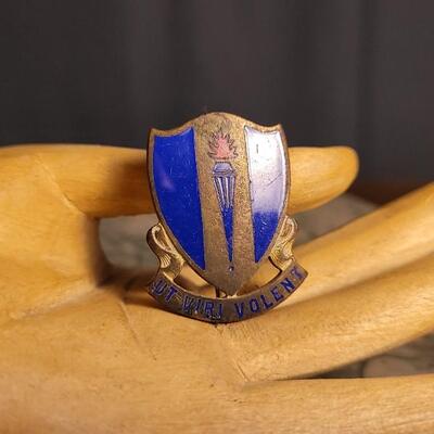 Lot 228: Vintage WW2 UT VIRI VOLENT "That Men May Fly" Pin