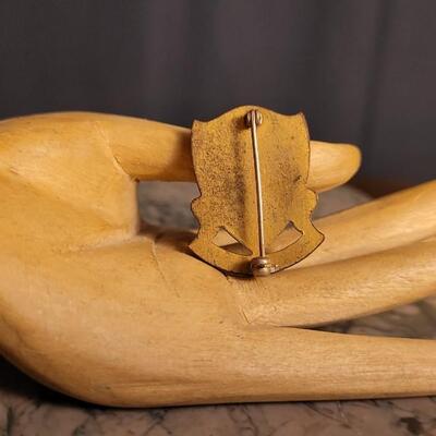 Lot 228: Vintage WW2 UT VIRI VOLENT "That Men May Fly" Pin