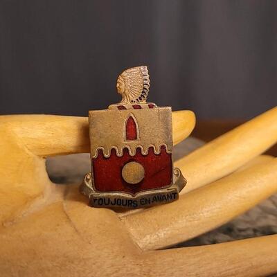 Lot 229: Vintage WW2 160th Field Artillery Military Pin