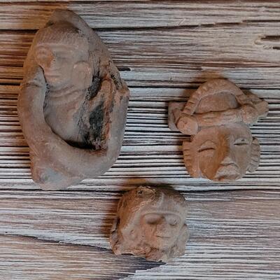 Lot 233: Authentic Pre-Columbian Statue Heads (3)