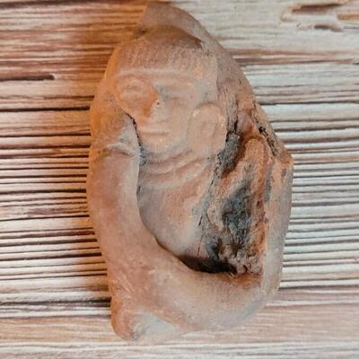 Lot 233: Authentic Pre-Columbian Statue Heads (3)