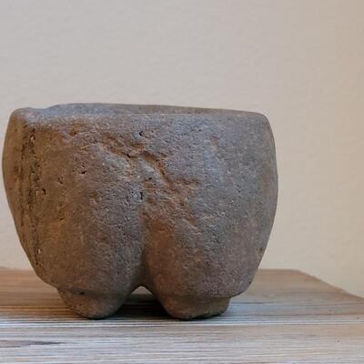 Lot 234: Authentic Pre-Columbian Figural Stone Mortar