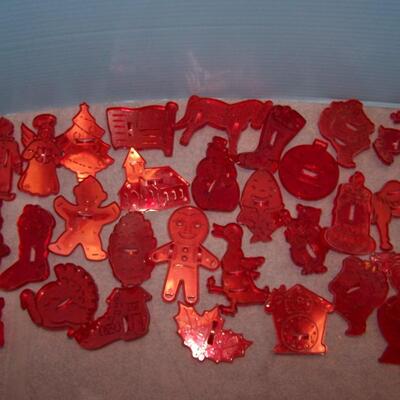 LOT 28  VINTAGE RED PLASTIC COOKIE CUTTERS