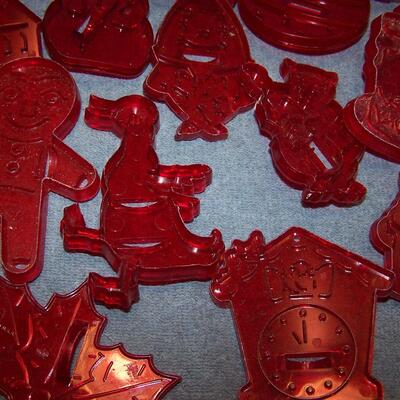 LOT 28  VINTAGE RED PLASTIC COOKIE CUTTERS