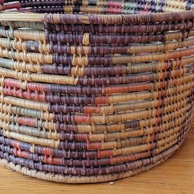 Lot 243: Vintage Mexican Toluca Valley Figural Basket