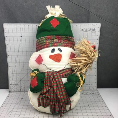 #29 Stuffed Snowman Decor
