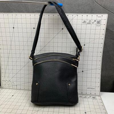 #91 Black Double Zipper Pleather Bag