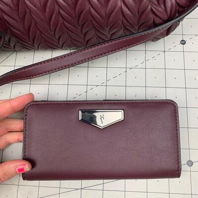 #92 Vera Wang Gorgeous Purple Handbag with Wallet