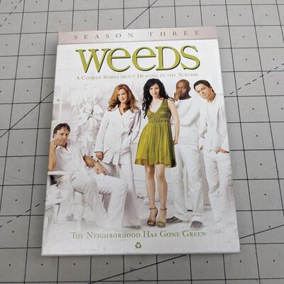 #107 Weeds Season Three DVD