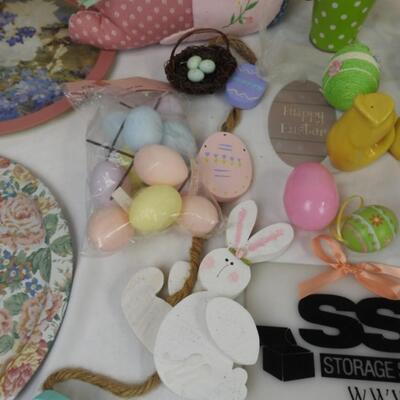 20 pc Easter Decor: Basket, Eggs, Trays, Stuffed Animal Bunny Toys, Floral Swag