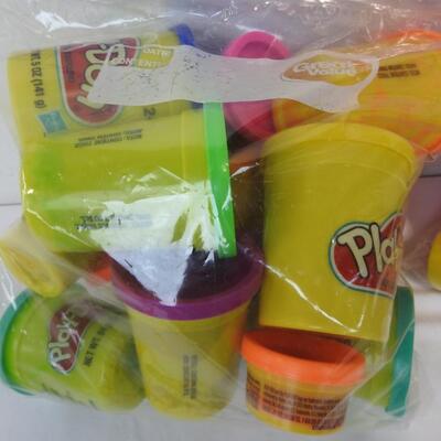 5 Bags of Playdoh Toys, Assorted Colors